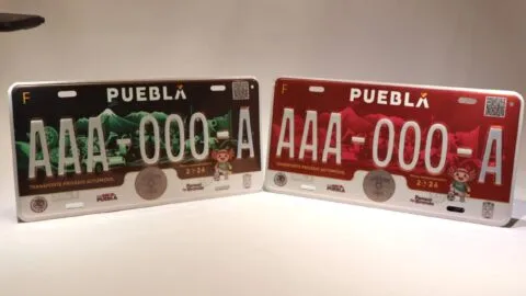 Dos diseños y existencias limitadas: así puedes tramitar tus placas del Mundial 2026 en Puebla