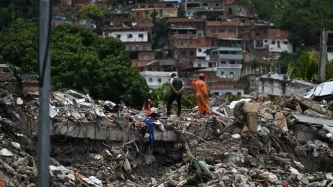Se eleva a mil 943 cifra de muertos por terremotos en Venezuela
