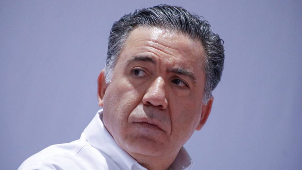 Enrique Inzunza reapareció en el Senado tras 57 días y participó en el análisis de la nueva Ley General de Justicia Cívica.