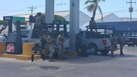 Explota “carro bomba” en Escuinapa, Sinaloa; estallido sacude al municipio