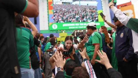 Festejos mundialistas estallan en el Ángel, Zócalo y Diana Cazadora por el Tri: reportan lleno total
