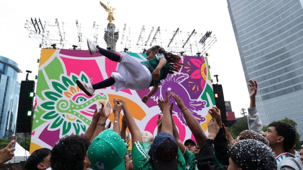 Celebraciones en el Ángel de la Independencia