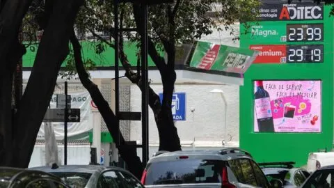 Tregua entre EE. UU. e Irán no bajará de inmediato el precio de las gasolinas, advierte experto
