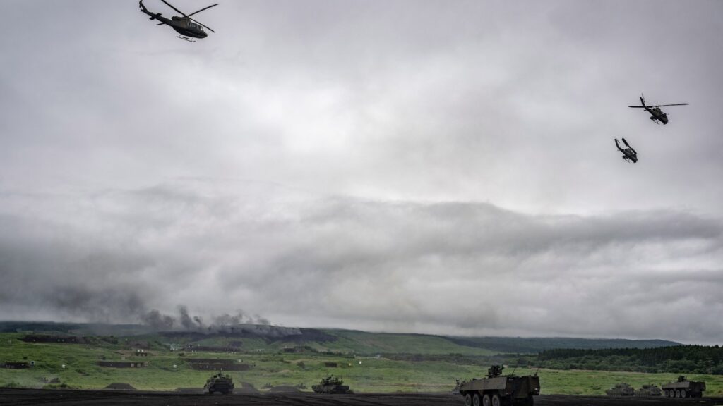 Helicóptero de Estados Unidos cae cerca del estrecho de Ormuz. Trump promete respuesta contra Irán