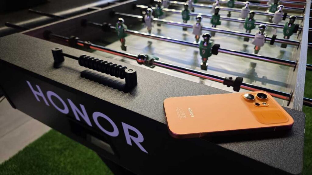 Así se ve el diseño del HONOR 600 en color naranja