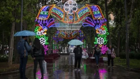 CDMX inicia la semana con lluvias fuertes y ligero aumento de temperatura