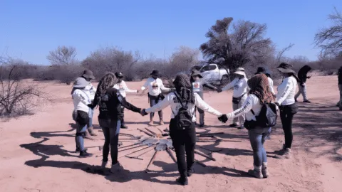 Guerreras Buscadoras hallan dos fosas con restos humanos en Guaymas, Sonora