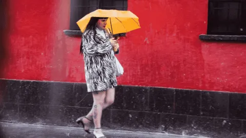 ¡No guardes el paraguas! Nueva ola tropical intensifica lluvias en 30 estados para este domingo