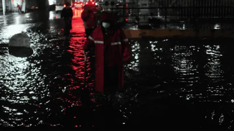 Videos: Lluvias desatan inundaciones en Naucalpan, Tultitlán, Tlalnepantla y CDMX