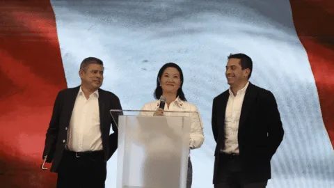 Keiko Fujimori toma ligera ventaja en la elección presidencial de Perú tras 90% del conteo