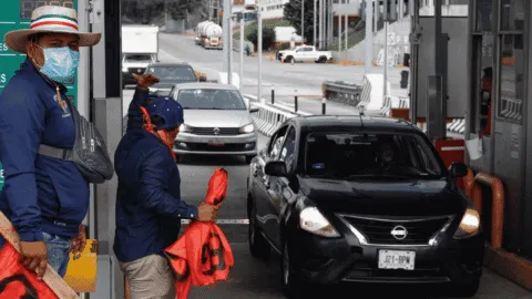 CNTE toma casetas, bloquea carreteras y protesta en varios estados del país