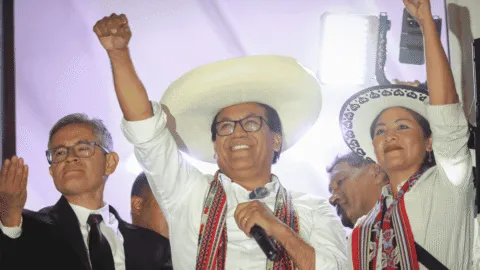 Roberto Sánchez remonta en elección presidencial en Perú y supera con poco margen a Fujimori tras el 95% del conteo