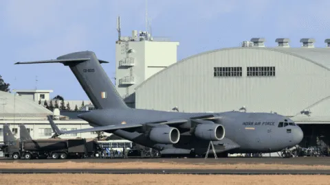 Avión militar de India se estrella y mueren 5 soldados; investigan causas del accidente