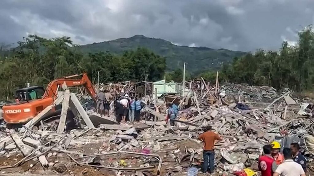 Impactantes imágenes: explosión en Myanmar deja 39 muertos.