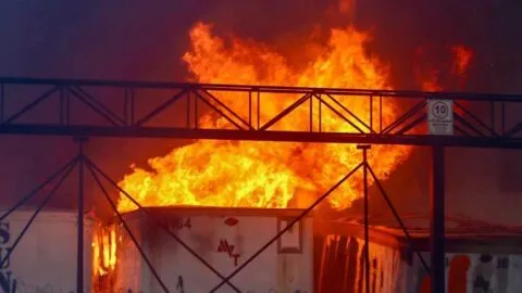 Incendio en subestación de CFE en Cancún provoca apagón que afectó a 10 mil usuarios