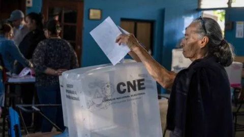 Iniciativa sobre injerencia extranjera en elecciones genera debate