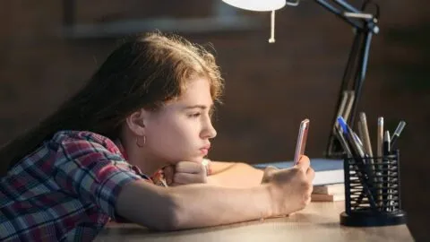 Cada vez más jóvenes recurren a chatbots de IA para hablar de salud mental