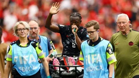 Ismaël Koné dice adiós al Mundial 2026 tras fractura ante Qatar; fue operado con éxito