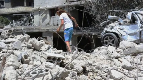 Israel bombardea el sur de Líbano pese a tregua con Hezbolá
