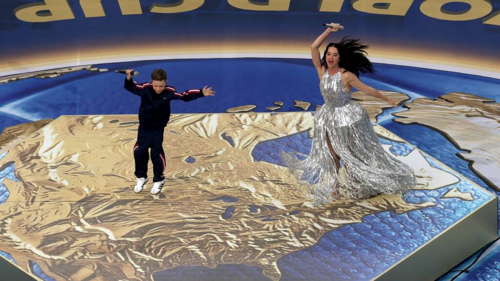 Katy Perry y Tius en la inauguración estadunidense del Mundial