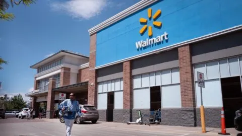 De 899 a 499 dólares: Walmart remata laptop gamer