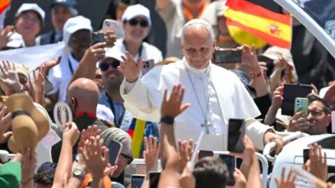 “Todos, de algún modo, somos migrantes”: León XIV refuerza mensaje desde España