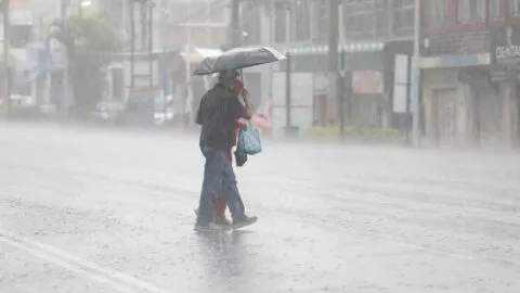 Lluvias fuertes y tormentas eléctricas golpearán CDMX este jueves