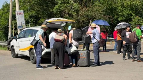 Maestros de la CNTE vuelven a bloquear el Aeropuerto de Oaxaca y la planta de Pemex