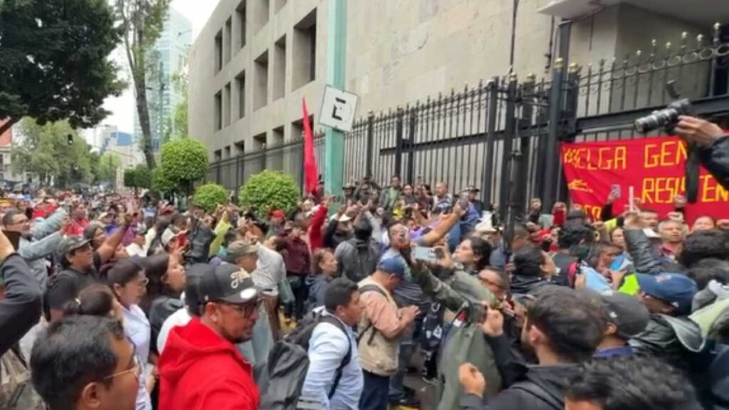 CNTE sale de Segob sin acuerdo, buscan diálogo con presidenta