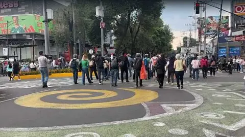 Maestros de la CNTE dejan Calzada Acoxpa y regresan al Centro Histórico