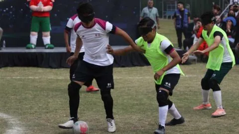 Sheinbaum plantea construir más de 4 mil canchas como parte del Mundial Social