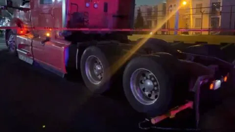 Balacera y persecución por robo de tráiler en la México-Pachuca deja un muerto