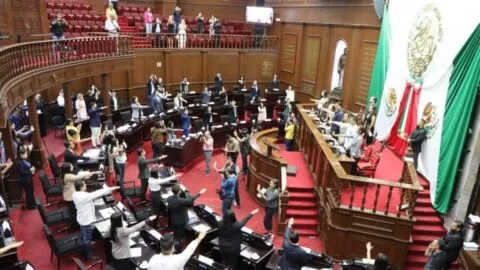 Interpretan narcocorrido dedicado al "Balta”, cercano al "Mayo”, en el Congreso de Michoacán