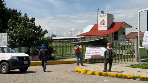 CNTE mantiene toma de Pemex; decenas de gasolineras se quedan sin gasolina en Oaxaca