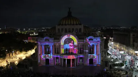 Bellas Artes se ilumina con videomapping en homenaje a la riqueza cultural y musical