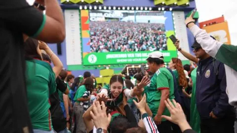 ¡Habrá más pantallas para ver gratis el México vs Ecuador! Ve en qué lugares de CDMX estarán