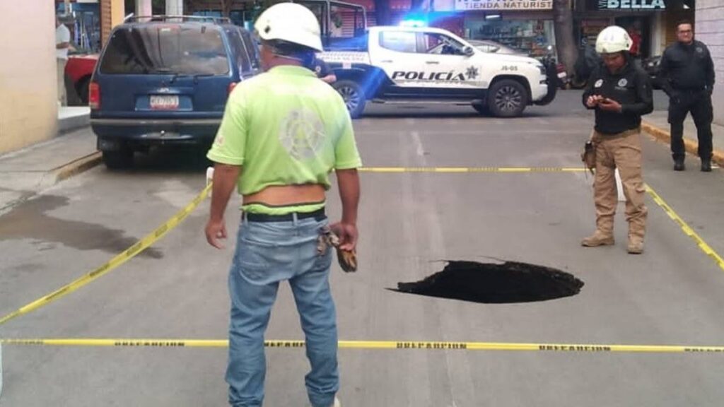 Socavón en Tlalnepantla