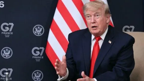 Trump insta a Rusia a “alcanzar un acuerdo” con Ucrania y abre la puerta a sanciones contra su petróleo