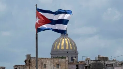 Cuba da luz verde a reformas económicas impulsadas por la crisis y las sanciones de EE. UU.