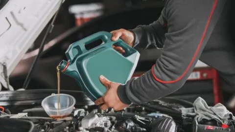 ¡Evita daños al motor! Esta es la frecuencia recomendada para cambiar el aceite de tu auto