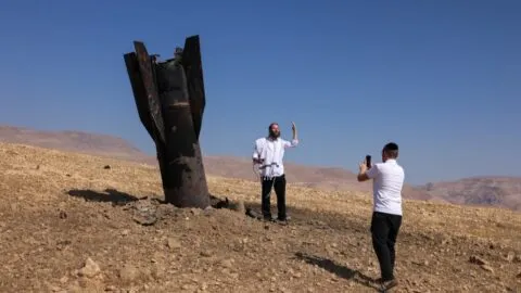 Israel rechaza condiciones de Irán y mantiene operaciones contra Hezbolá pese a afirmaciones de alto al fuego de Trump