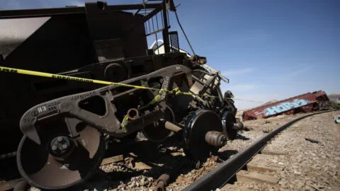 Vagón se desprende de tren en Teyahualco y provoca accidente; hay seis personas hospitalizadas