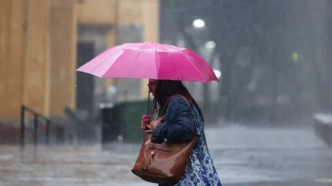 Zona de baja presión en Golfo de México provocará lluvias intensas en estos estados