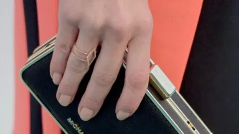 ¿Qué son las uñas “invisibles” y por qué son tendencia entre las celebridades?