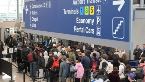 Real ID 2026: qué pasa si viajas sin ella y qué riesgo adicional corren los inmigrantes en el aeropuerto