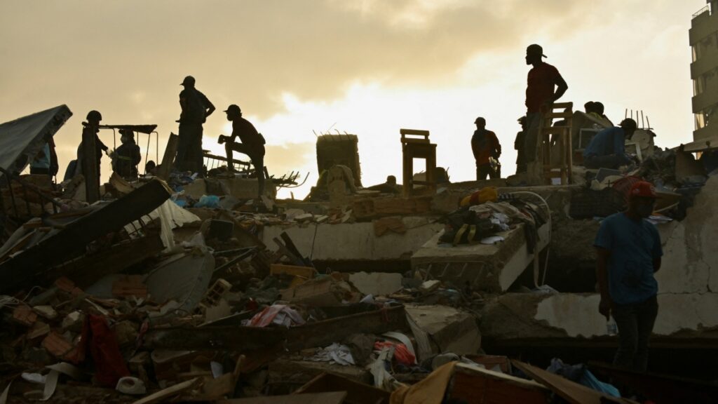Rescatan en Venezuela a niño de 11 años a 3 días de los terremotos