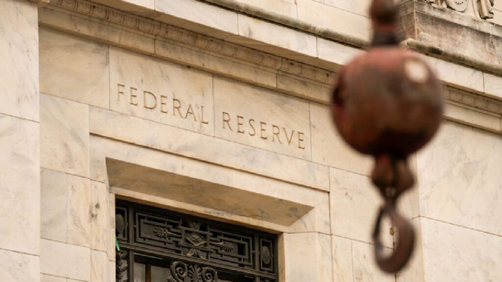 Reserva Federal sube tasas de interés este 2026 por inflación y guerra en Irán.