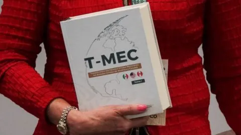 Moody’s advierte que EE. UU. podría cambiar T-MEC por acuerdos separados con México y Canadá