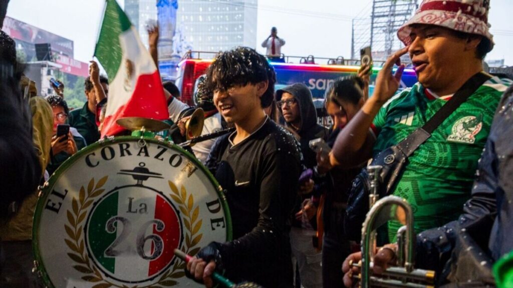 Ecuador reclama por "serenata" de aficionados mexicanos