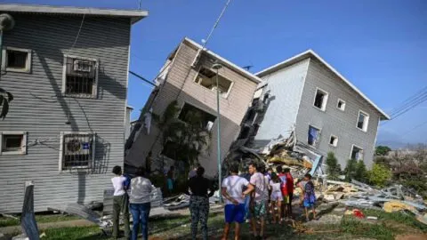 Suman 164 muertos y casi mil heridos por terremotos de Venezuela